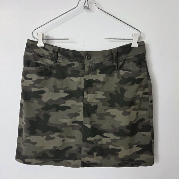 Pants - Eddie Bauer Adventurer Camo Skort Skirt Stretch Women 12-pull left rear pocket